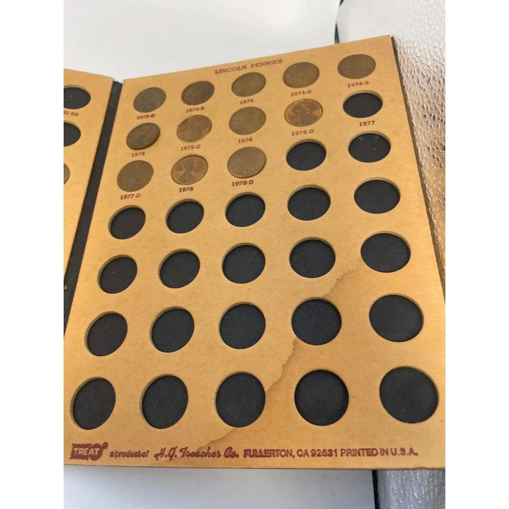 1909-1945‎ Lincoln Penny Coin Folder with 27 Coins
